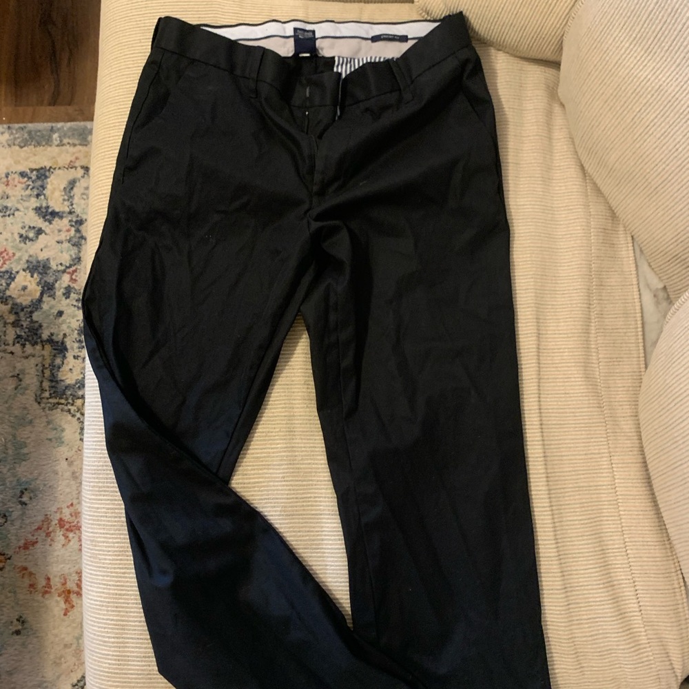 Men’s Black Gap Khakis Straight Fit (32x32)